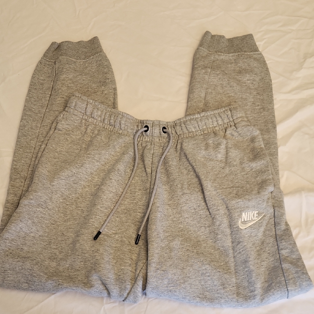 Nike Women's Grey Cuffed Sweatpants S